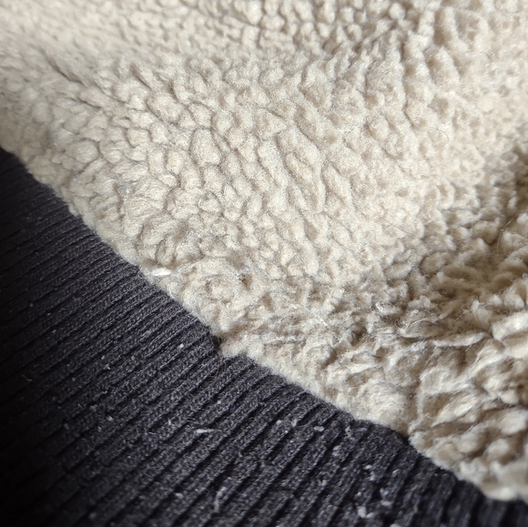 Levi's Faux Leather and Sherpa Bomber - Picture 5 of 9